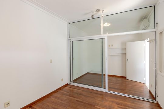 Suíte 1 de casa à venda com 3 quartos, 230m² em Vila Cordeiro, São Paulo