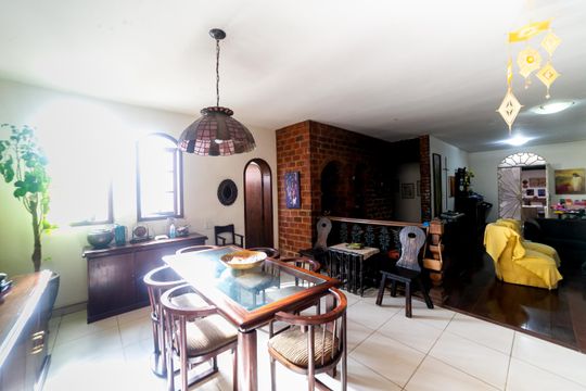 Casa à venda com 3 quartos, 1148m² em Santa Lúcia, Belo Horizonte
