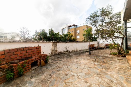 Quintal de casa à venda com 3 quartos, 1148m² em Santa Lúcia, Belo Horizonte