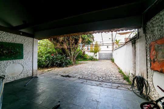 Garagem de casa à venda com 3 quartos, 1148m² em Santa Lúcia, Belo Horizonte