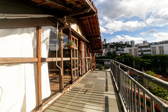 Varanda de casa à venda com 3 quartos, 1148m² em Santa Lúcia, Belo Horizonte
