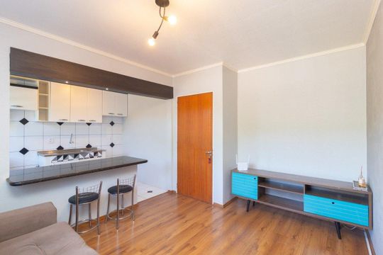 Apartamento à venda com 2 quartos, 65m² em Santo Antônio, Porto Alegre