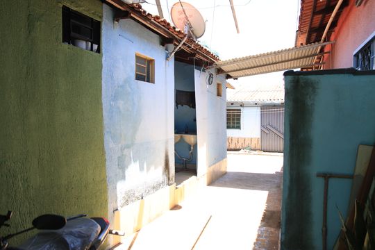 Área externa de casa para alugar com 2 quartos, 450m² em Setor Candida de Morais, Goiânia