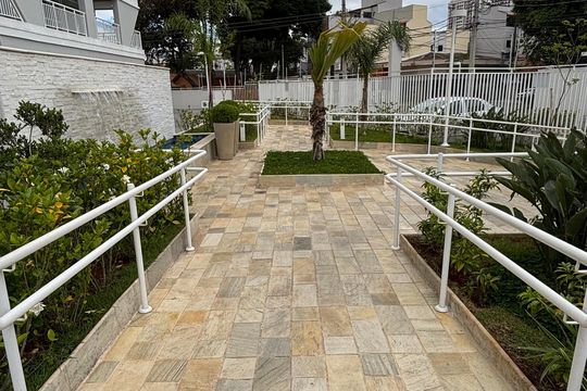 rampa - Corrimão de apartamento para alugar com 2 quartos, 50m² em Santa Terezinha, Santo André
