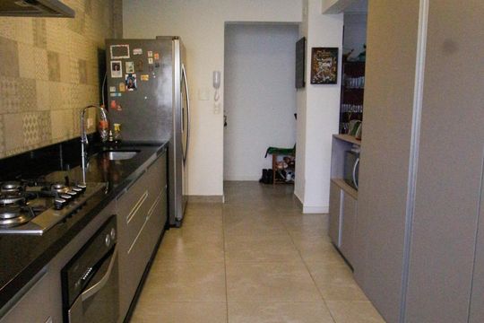 Cozinha de apartamento à venda com 3 quartos, 77m² em Vila Progredior, São Paulo