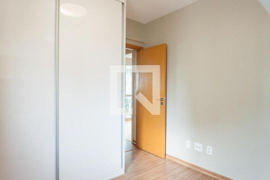 Quarto de apartamento à venda com 2 quartos, 72m² em Vila da Serra, Nova Lima