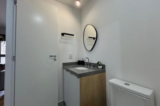 Banheiro de kitnet/studio para alugar com 1 quarto, 18m² em Vila Clementino, São Paulo