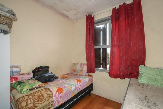 Quarto de apartamento à venda com 1 quarto, 57m² em Rubem Berta, Porto Alegre