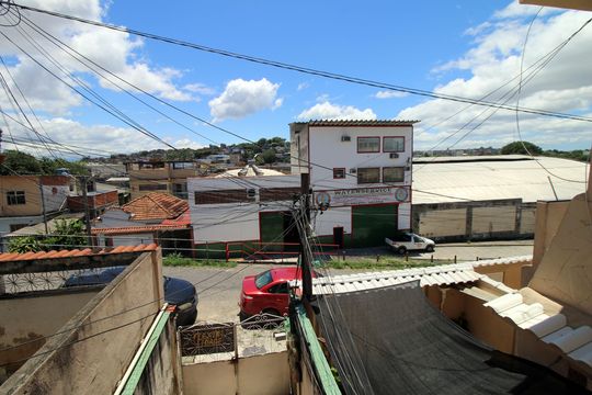 Vista da Sala de casa à venda com 3 quartos, 100m² em Vigário Geral, Rio de Janeiro