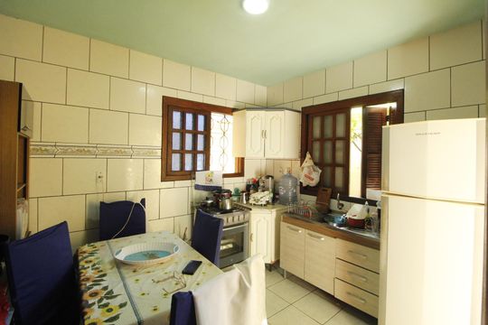 Cozinha de casa para alugar com 6 quartos, 250m² em Costa E Silva, Porto Alegre