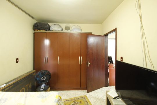 Quarto 1 de casa para alugar com 6 quartos, 250m² em Costa E Silva, Porto Alegre