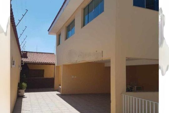 Casa à venda com 5 quartos, 600m² em Vila Antonieta, São Paulo