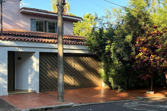 Fachada de casa para alugar com 4 quartos, 500m² em Jardim Recreio, Ribeirão Preto