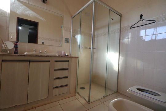 Banheiro da Suíte 2 de casa para alugar com 4 quartos, 500m² em Jardim Recreio, Ribeirão Preto
