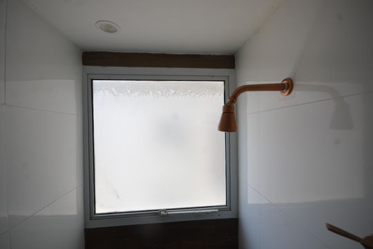 Banheiro de apartamento para alugar com 2 quartos, 40m² em Cascadura, Rio de Janeiro