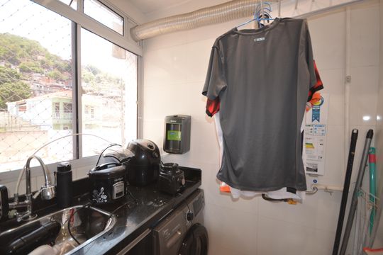 Cozinha de apartamento para alugar com 2 quartos, 40m² em Cascadura, Rio de Janeiro