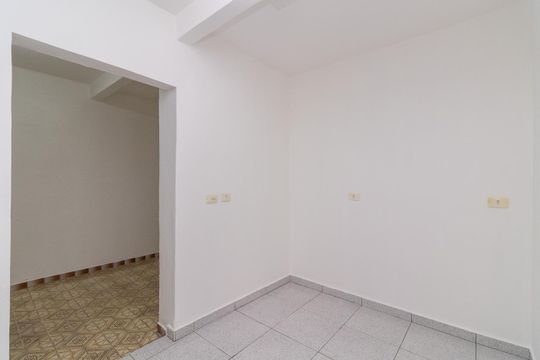 Despensa de casa à venda com 5 quartos, 129m² em Vila Nhocuné, São Paulo