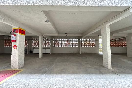 Garagem de apartamento para alugar com 2 quartos, 86m² em Trindade, Florianópolis