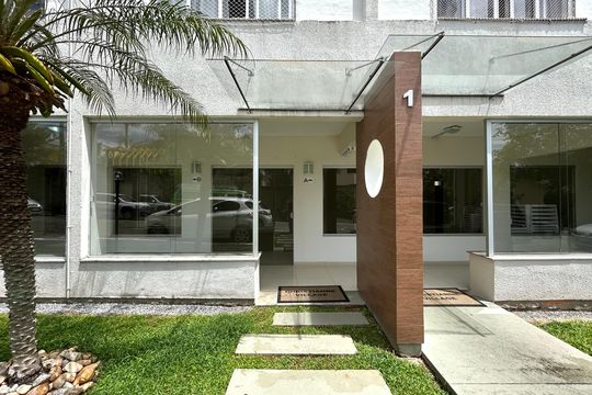 Fachada do bloco de apartamento para alugar com 2 quartos, 86m² em Trindade, Florianópolis