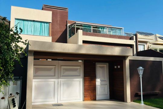 Casa de Condomínio à venda com 6 quartos, 450m² em Barra da Tijuca, Rio de Janeiro