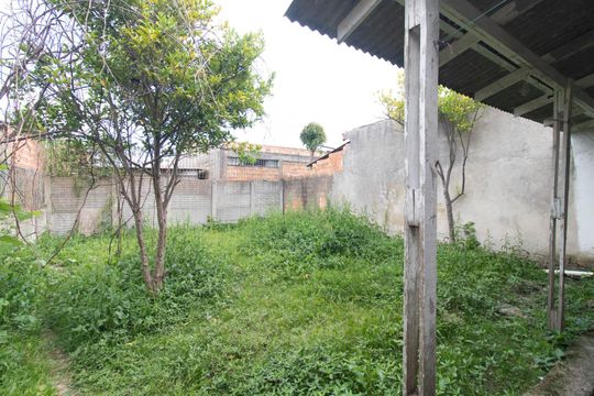 Quintal de casa à venda com 2 quartos, 75m² em Hípica, Porto Alegre