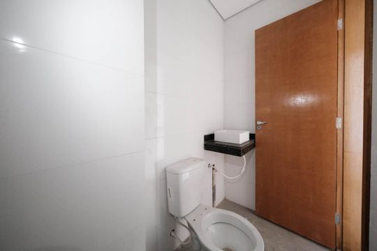 Banheiro de apartamento para alugar com 2 quartos, 45m² em Vila Guilhermina, São Paulo