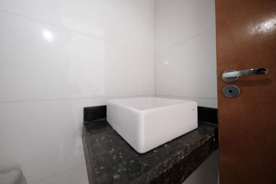 Banheiro de apartamento para alugar com 2 quartos, 45m² em Vila Guilhermina, São Paulo