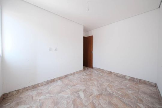Quarto 2 de apartamento para alugar com 2 quartos, 45m² em Vila Guilhermina, São Paulo