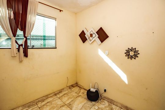 Sala de casa à venda com 3 quartos, 180m² em Floramar, Belo Horizonte