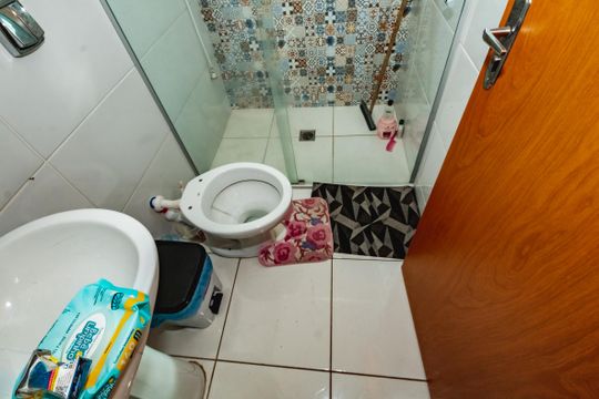 Banheiro de casa à venda com 3 quartos, 180m² em Floramar, Belo Horizonte
