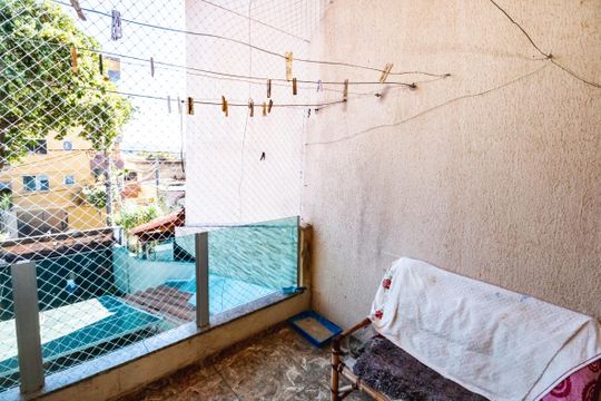 Varanda de casa à venda com 3 quartos, 180m² em Floramar, Belo Horizonte