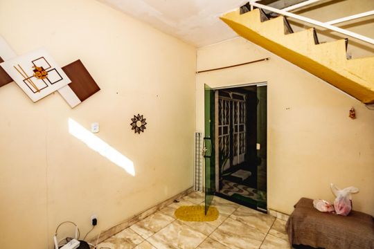 Sala de casa à venda com 3 quartos, 180m² em Floramar, Belo Horizonte