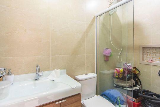 Banheiro de serviço de casa para alugar com 4 quartos, 540m² em Vila Alice, Santo André