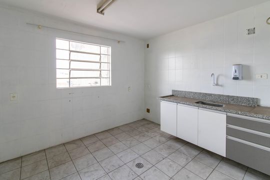 Cozinha de casa para alugar com 1 quarto, 350m² em Jardim Cocaia, Guarulhos