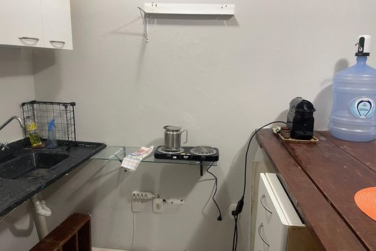 Cozinha de kitnet/studio para alugar com 1 quarto, 34m² em Lagoa da Conceição, Florianópolis