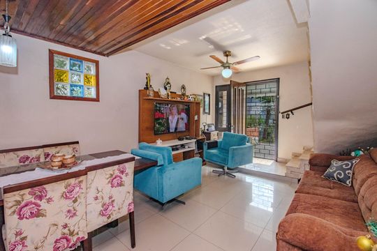 Sala de casa de condomínio para alugar com 2 quartos, 97m² em Morro Santana, Porto Alegre