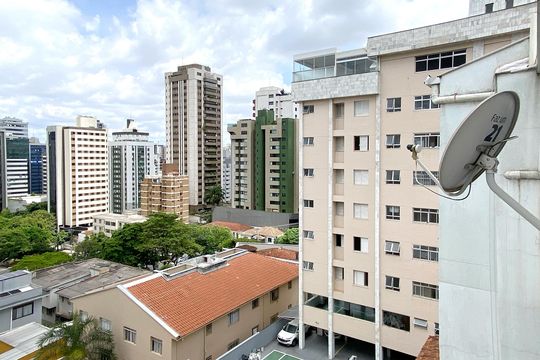 Vista da Suite de apartamento à venda com 1 quarto, 50m² em Carmo, Belo Horizonte