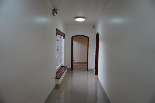 Corredor de casa para alugar com 3 quartos, 330m² em Vila Santa Catarina, Americana