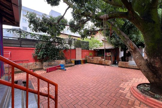 Casa à venda com 3 quartos, 300m² em Sagrada Família, Belo Horizonte