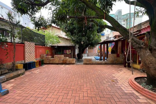 Casa à venda com 3 quartos, 300m² em Sagrada Família, Belo Horizonte
