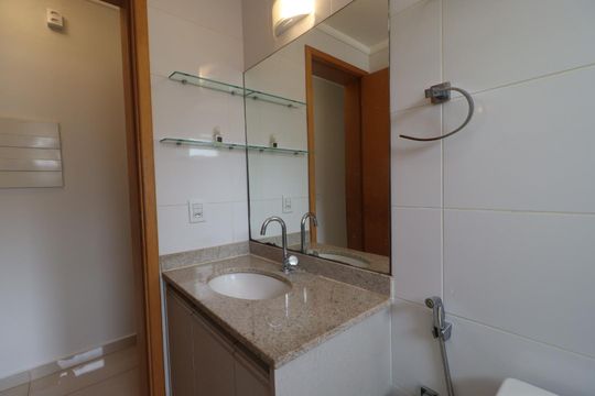 Banheiro de apartamento para alugar com 2 quartos, 70m² em Jardim Macedo, Ribeirão Preto