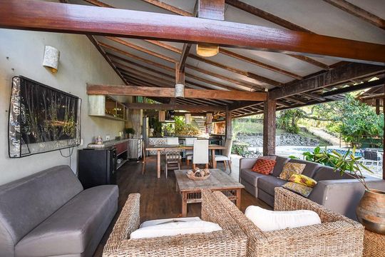 Casa à venda com 7 quartos, 250m² em Santo Antônio, Niterói