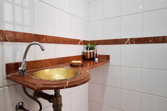 Lavabo de casa de condomínio à venda com 3 quartos, 450m² em Jd. Piratininga, Niterói
