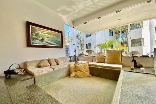 Casa à venda com 4 quartos, 440m² em Cubango, Niterói