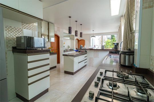 Casa à venda com 5 quartos, 356m² em Jardim Cordeiro, São Paulo