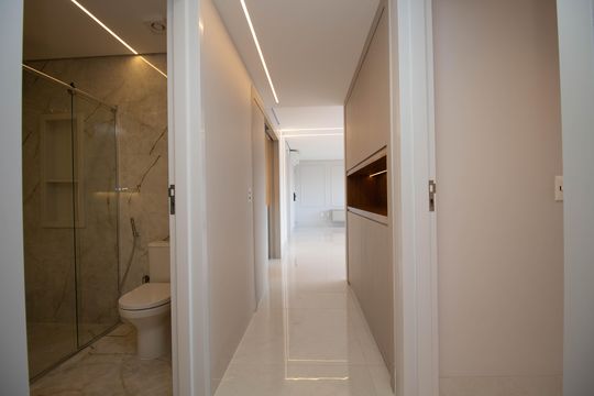 Corredor de apartamento à venda com 3 quartos, 122m² em Asa Norte, Brasília