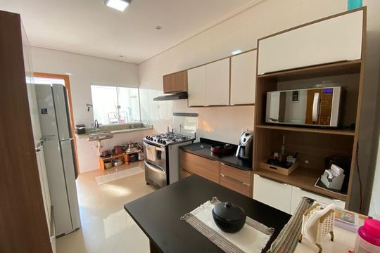 Casa à venda com 3 quartos, 120m² em Cidade Mãe do Céu, São Paulo