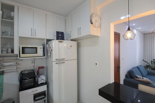 Cozinha de apartamento à venda com 2 quartos, 72m² em Paquetá, Belo Horizonte