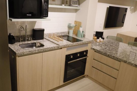 Cozinha de apartamento à venda com 1 quarto, 33m² em Pinheiros, São Paulo