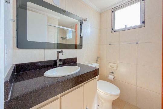 Banheiro de apartamento à venda com 2 quartos, 59m² em Jardim da Gloria, São Paulo